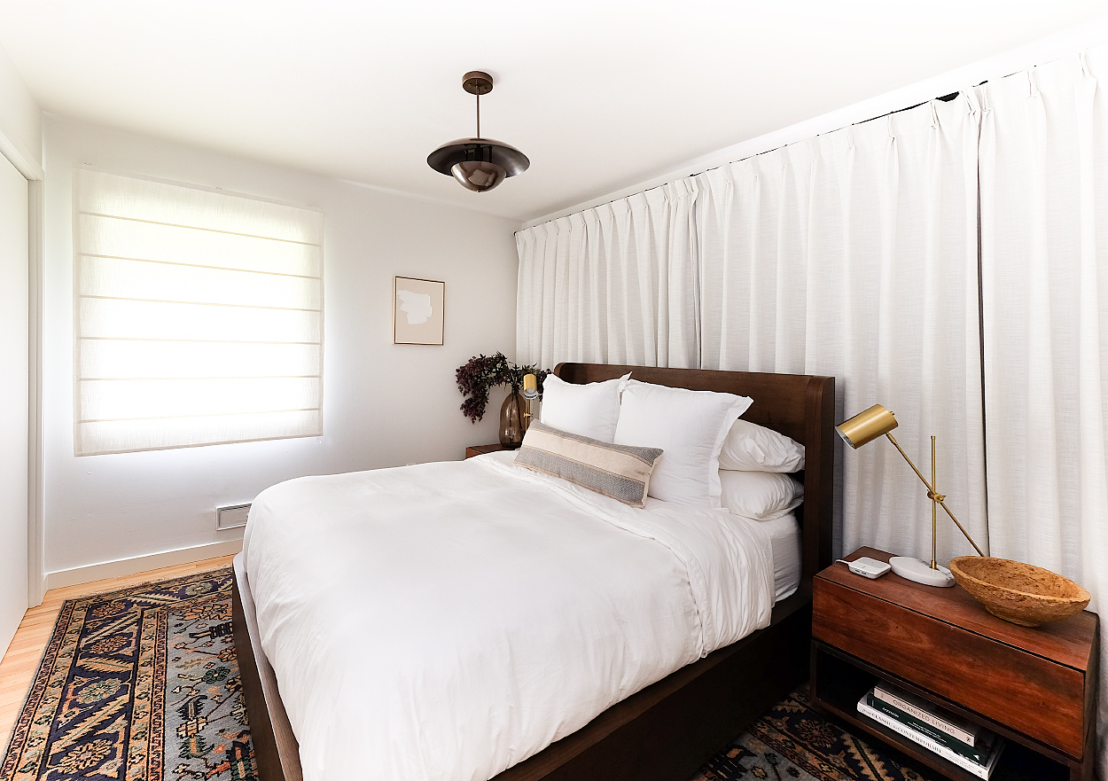 Bedroom 2: Queen Bed