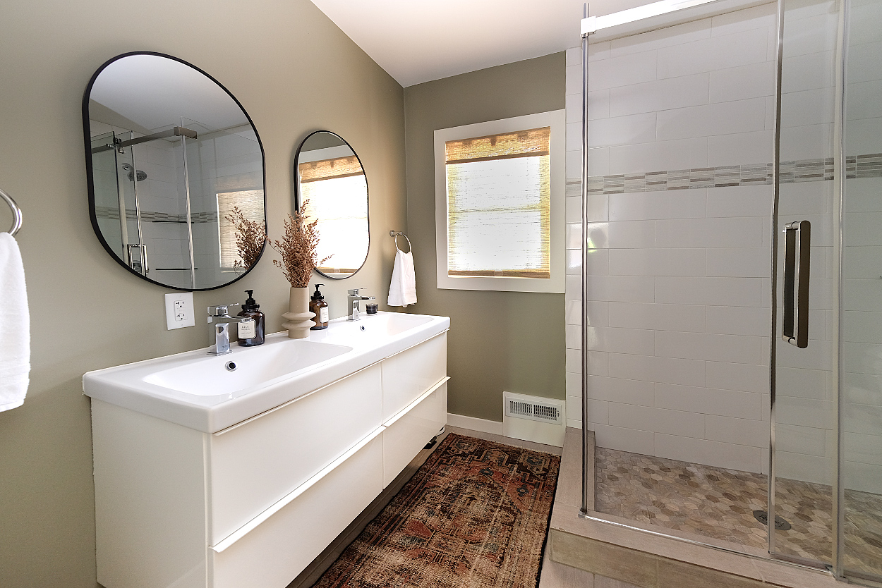 Bathroom 1: 3/4